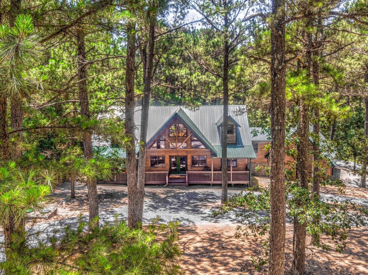 The Eastwood Spacious Retreat With 4 King En-Suites - Hot Tub - Pet-Friendly - Cozy Fire Pit - Prime Location - Multi-Family Broken Bow Exterior photo