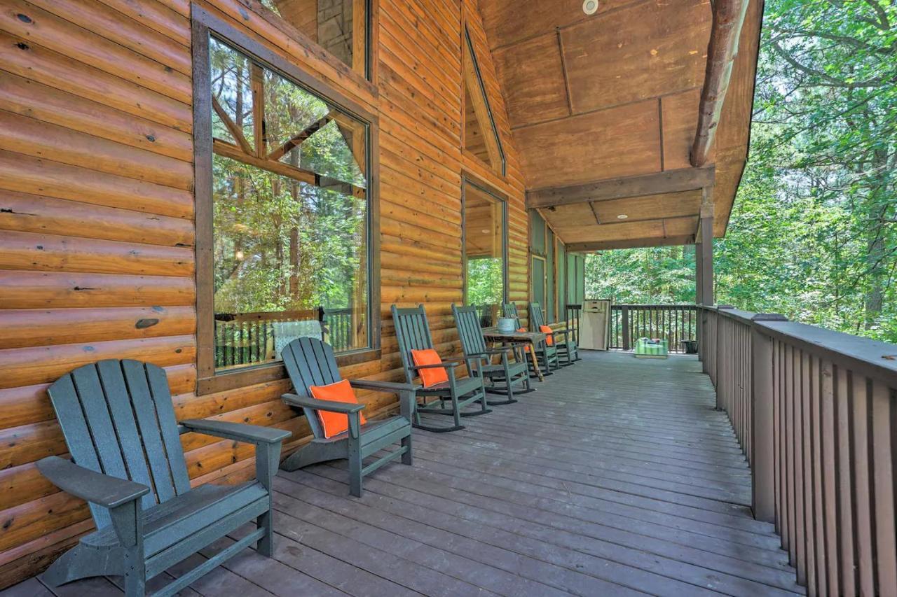 The Eastwood Spacious Retreat With 4 King En-Suites - Hot Tub - Pet-Friendly - Cozy Fire Pit - Prime Location - Multi-Family Broken Bow Exterior photo